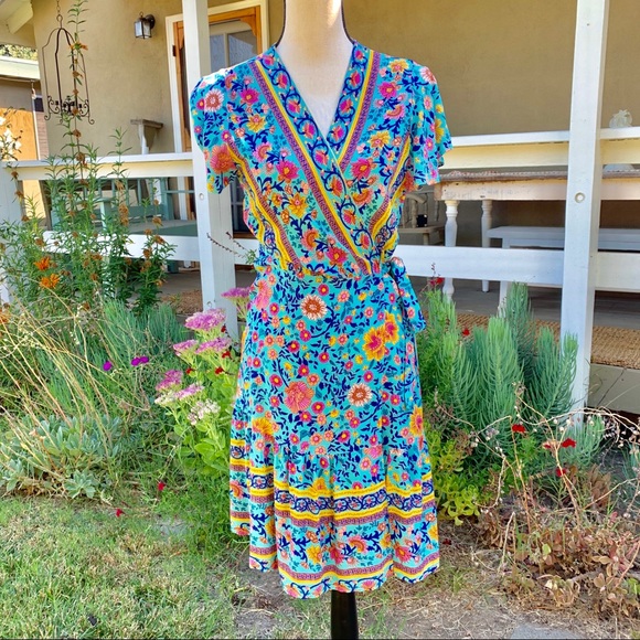 Dresses & Skirts - Stunning ☮️(New Release). Wrap dress